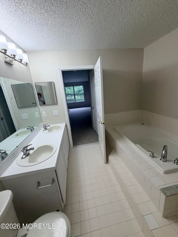 29 Madison Court, Tinton Falls, NJ 07712