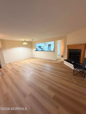 29 Madison Court, Tinton Falls, NJ 07712