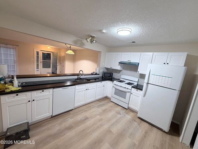 29 Madison Court, Tinton Falls, NJ 07712