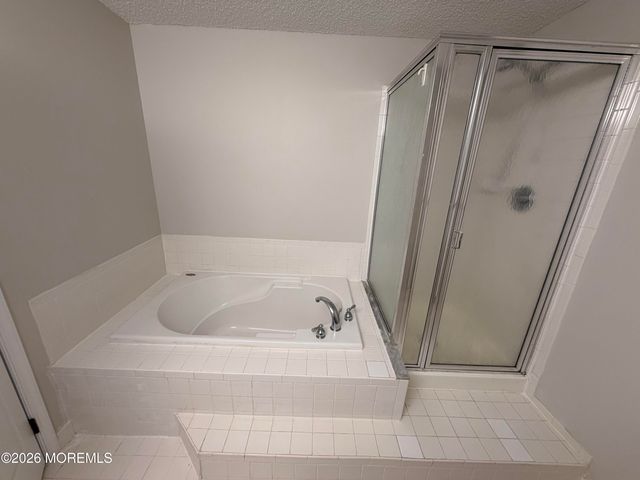 29 Madison Court, Tinton Falls, NJ 07712