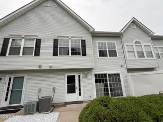 29 Madison Court, Tinton Falls, NJ 07712