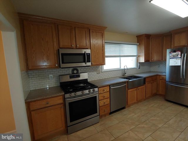 8 CORNELL AVE, Somerdale, NJ 08083