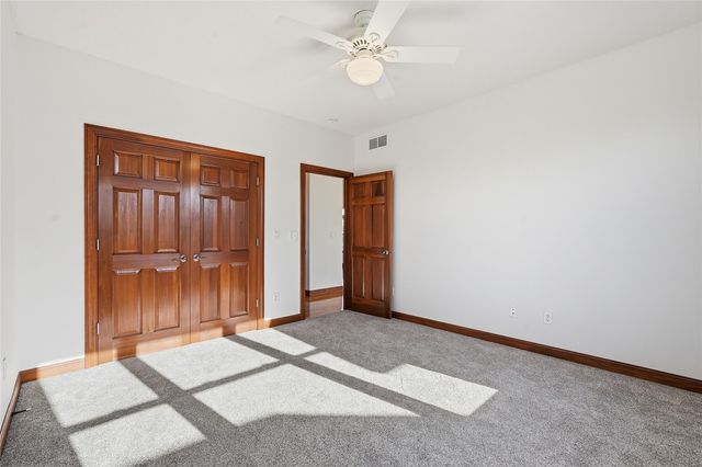 6500 White Gate Ct, Marion, IA 52302