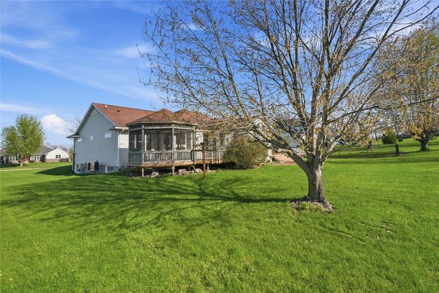 6500 White Gate Ct, Marion, IA 52302