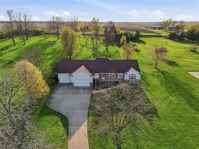 6500 White Gate Ct, Marion, IA 52302
