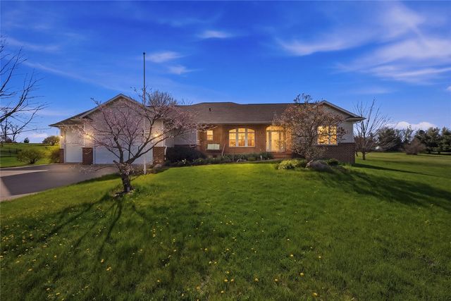 6500 White Gate Ct, Marion, IA 52302