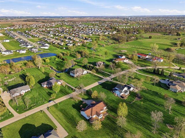 6500 White Gate Ct, Marion, IA 52302