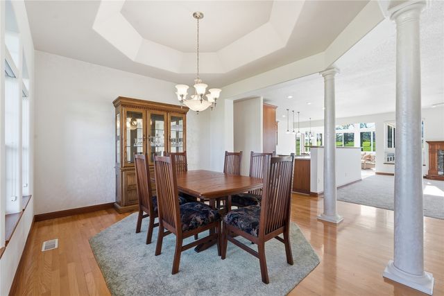6500 White Gate Ct, Marion, IA 52302