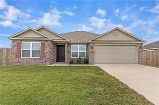 932 W Aiden Drive, Siloam Springs, AR 72761