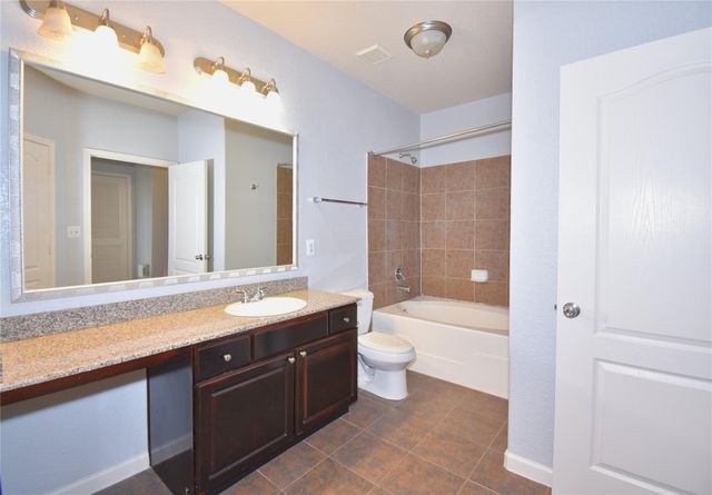 1711 Old Spanish Trail 405, Houston, TX 77054