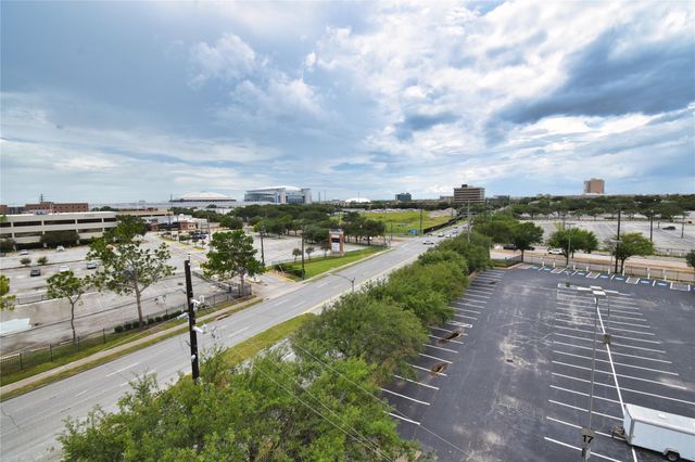 1711 Old Spanish Trail 405, Houston, TX 77054