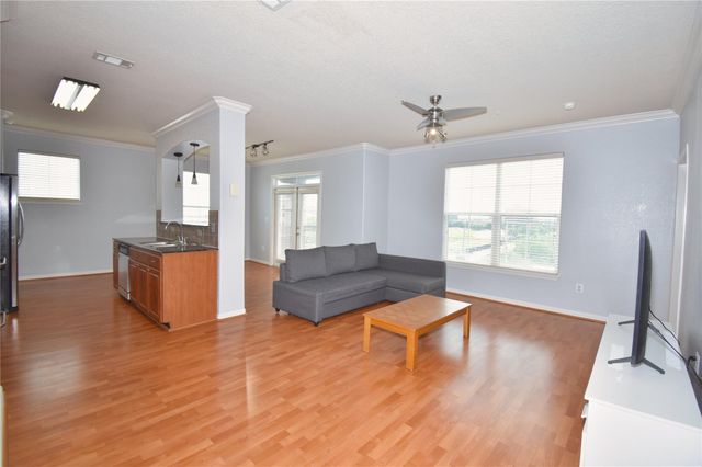 1711 Old Spanish Trail 405, Houston, TX 77054