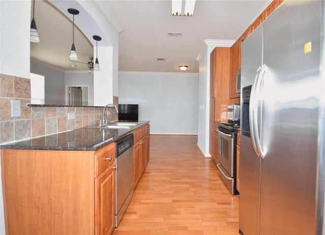 1711 Old Spanish Trail 405, Houston, TX 77054