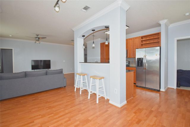 1711 Old Spanish Trail 405, Houston, TX 77054