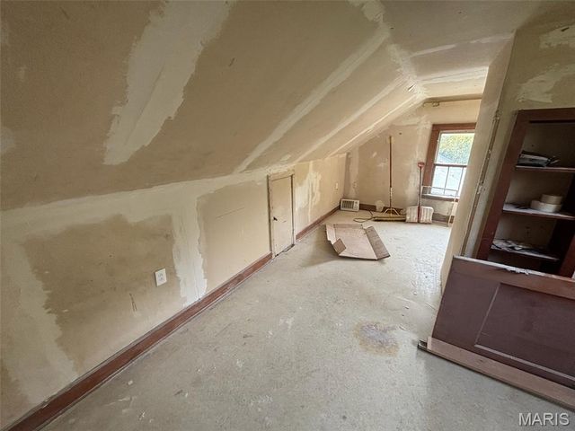 21 S 57th Street, Belleville, IL 62226