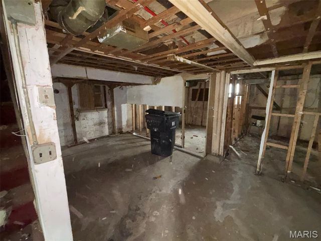 21 S 57th Street, Belleville, IL 62226