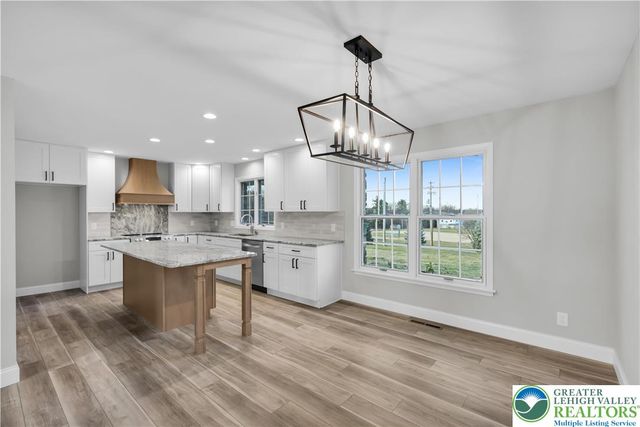 670 Cider Press Road, Williams Twp, PA 18042