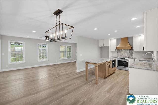 670 Cider Press Road, Williams Twp, PA 18042