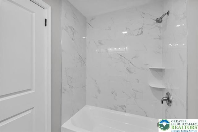 670 Cider Press Road, Williams Twp, PA 18042