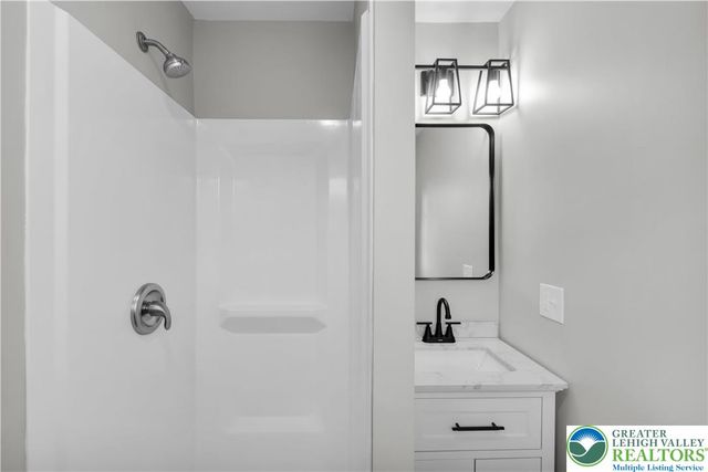 670 Cider Press Road, Williams Twp, PA 18042