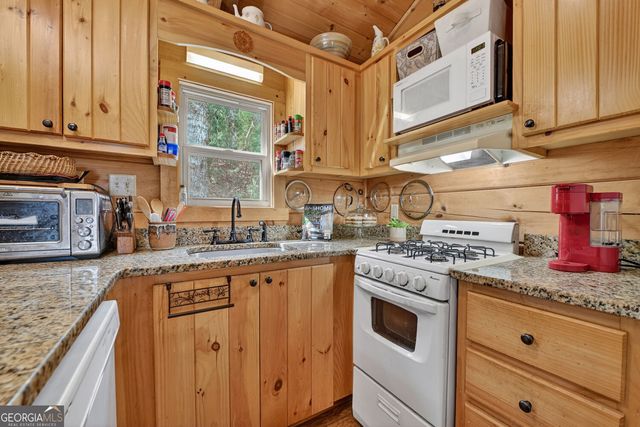 57 Meadow Hill, Morganton, GA 30560