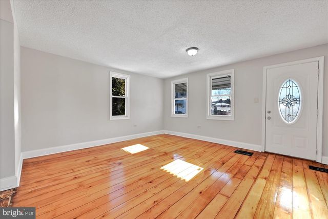 1401 FRUSH VALLEY RD, Reading, PA 19605