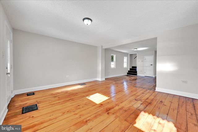 1401 FRUSH VALLEY RD, Reading, PA 19605