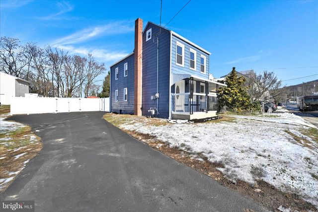 1401 FRUSH VALLEY RD, Reading, PA 19605