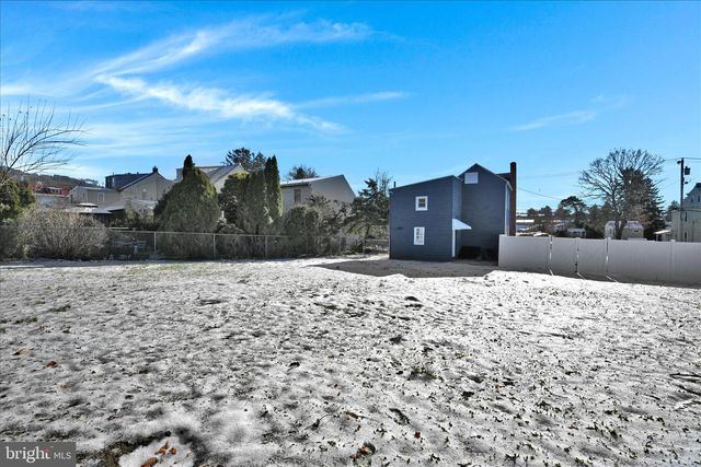 1401 FRUSH VALLEY RD, Reading, PA 19605