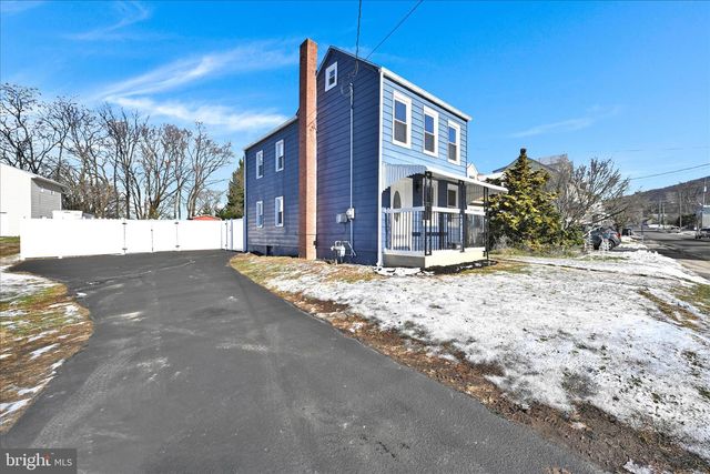 1401 FRUSH VALLEY RD, Reading, PA 19605