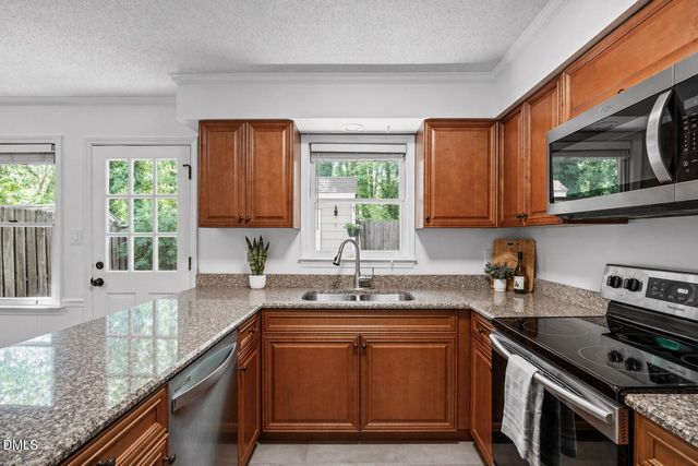 5516 Hamstead Crossing, Raleigh, NC 27612