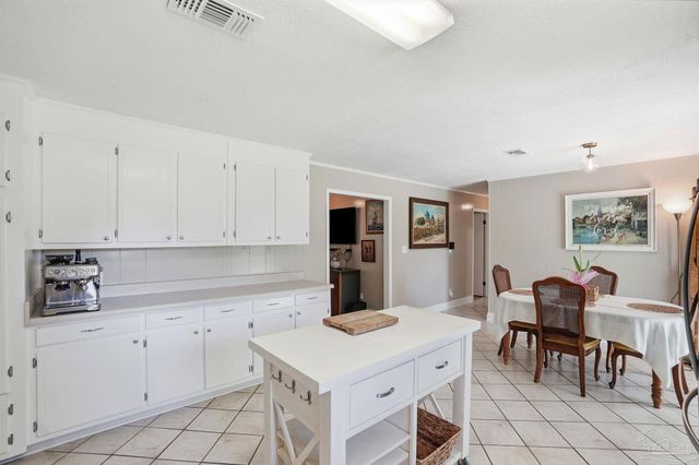 4653 Dean Dr, Pace, FL 32571