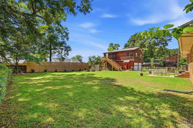 4653 Dean Dr, Pace, FL 32571