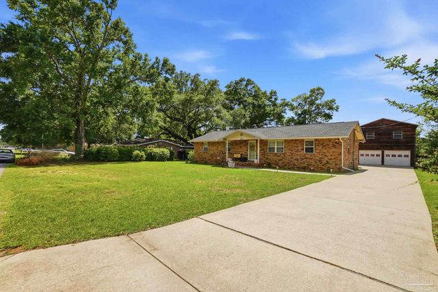 4653 Dean Dr, Pace, FL 32571