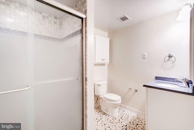 6800 DEAN DR, Mclean, VA 22101