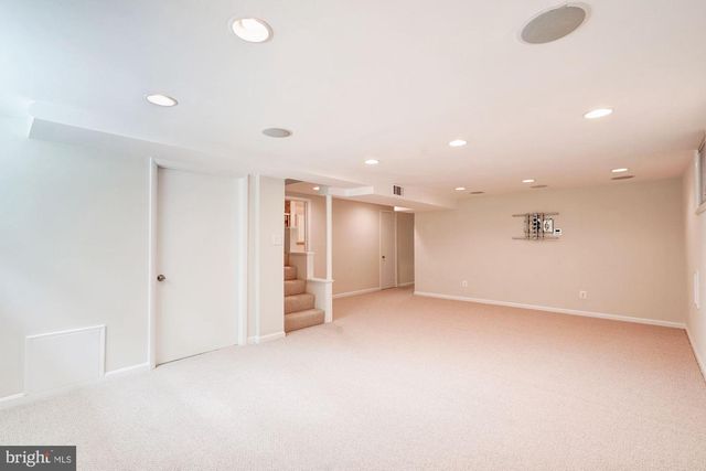 6800 DEAN DR, Mclean, VA 22101