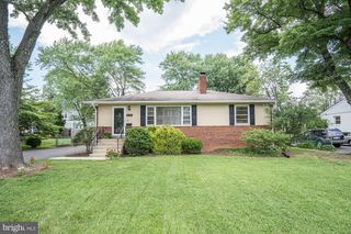 6800 DEAN DR, Mclean, VA 22101