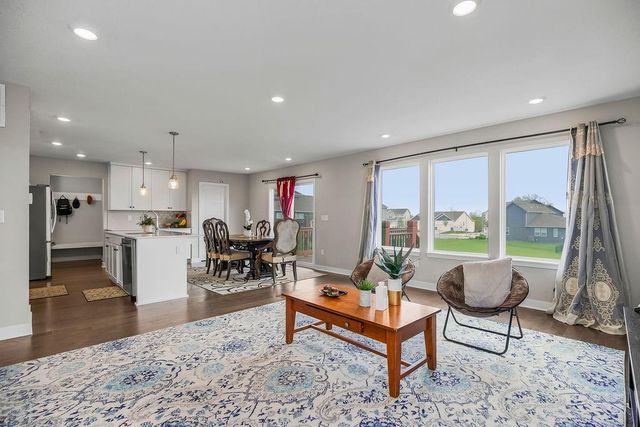 3813 SW Maryville Place, Lee's Summit, MO 64082