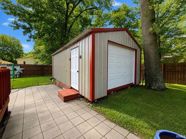 501 E Van Buren Avenue, Chandler, IN 47610