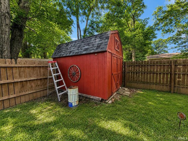 501 E Van Buren Avenue, Chandler, IN 47610