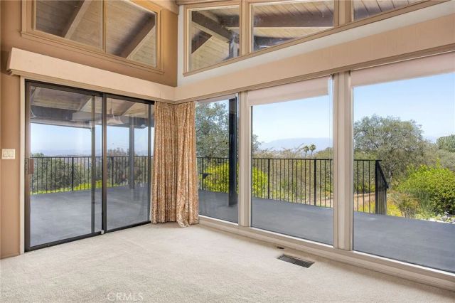 10960 Treeside Lane, Escondido, CA 92026