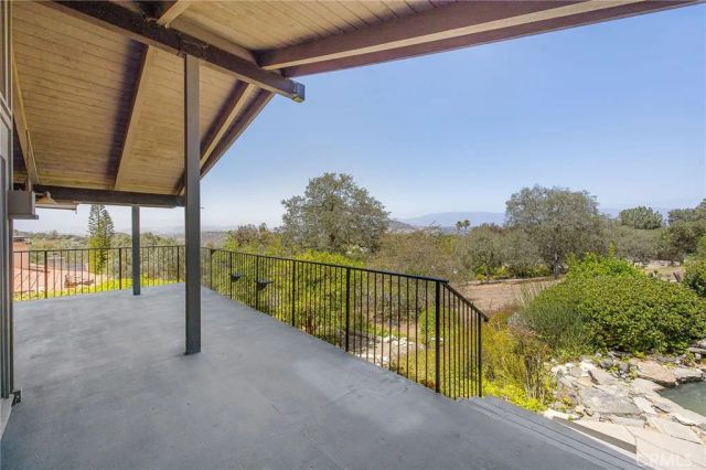 10960 Treeside Lane, Escondido, CA 92026