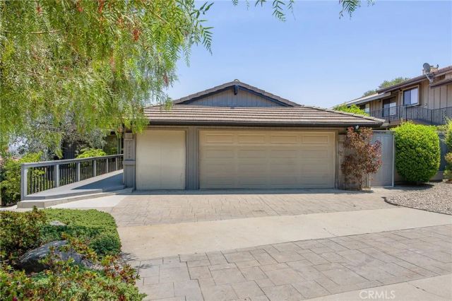 10960 Treeside Lane, Escondido, CA 92026