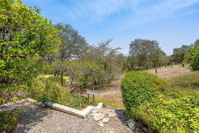 10960 Treeside Lane, Escondido, CA 92026