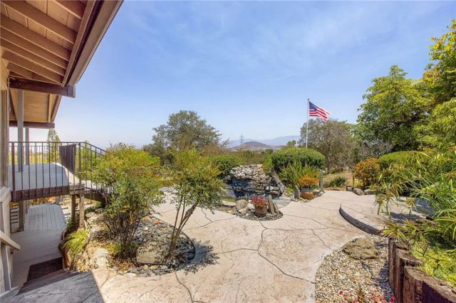 10960 Treeside Lane, Escondido, CA 92026