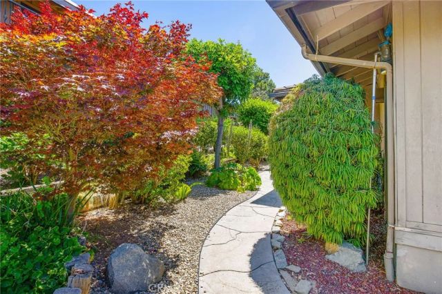 10960 Treeside Lane, Escondido, CA 92026