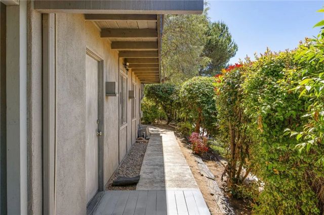 10960 Treeside Lane, Escondido, CA 92026