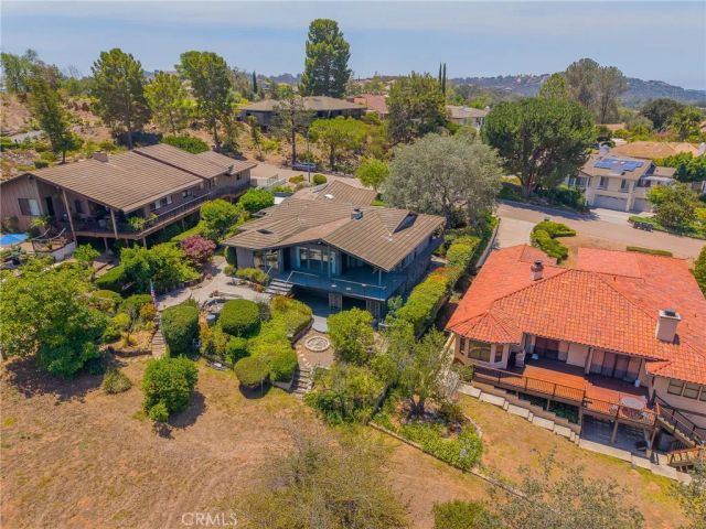 10960 Treeside Lane, Escondido, CA 92026