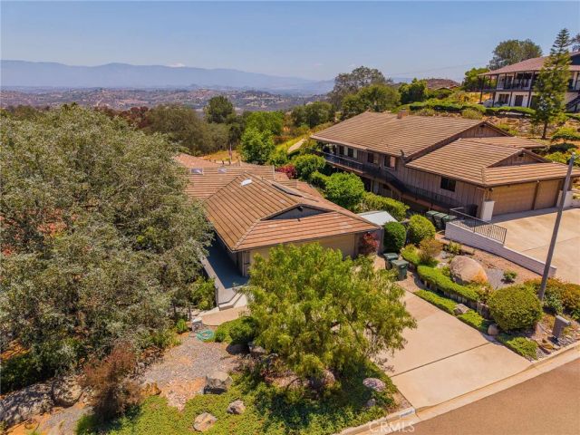 10960 Treeside Lane, Escondido, CA 92026