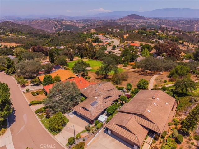 10960 Treeside Lane, Escondido, CA 92026